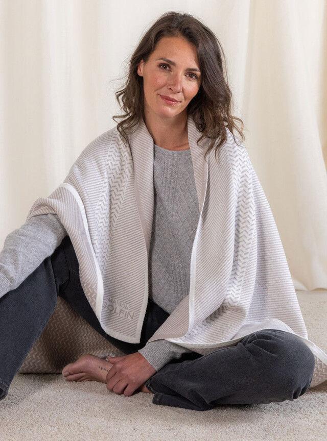 Maison Solfin - Plaid jacquard en laine mérinos beige – U