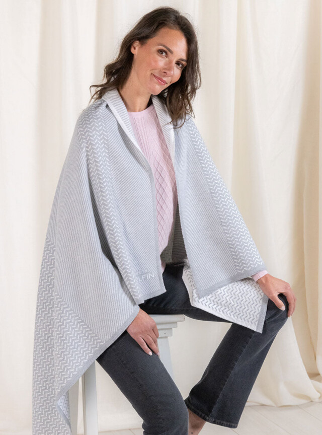 Maison Solfin - Plaid jacquard en laine mérinos gris – U