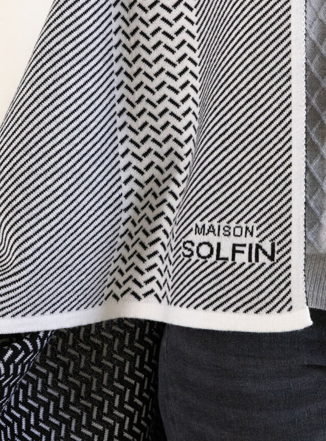 Maison Solfin - Plaid jacquard en laine mérinos noir – U