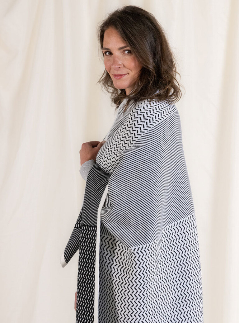 Maison Solfin - Plaid jacquard en laine mérinos noir – U