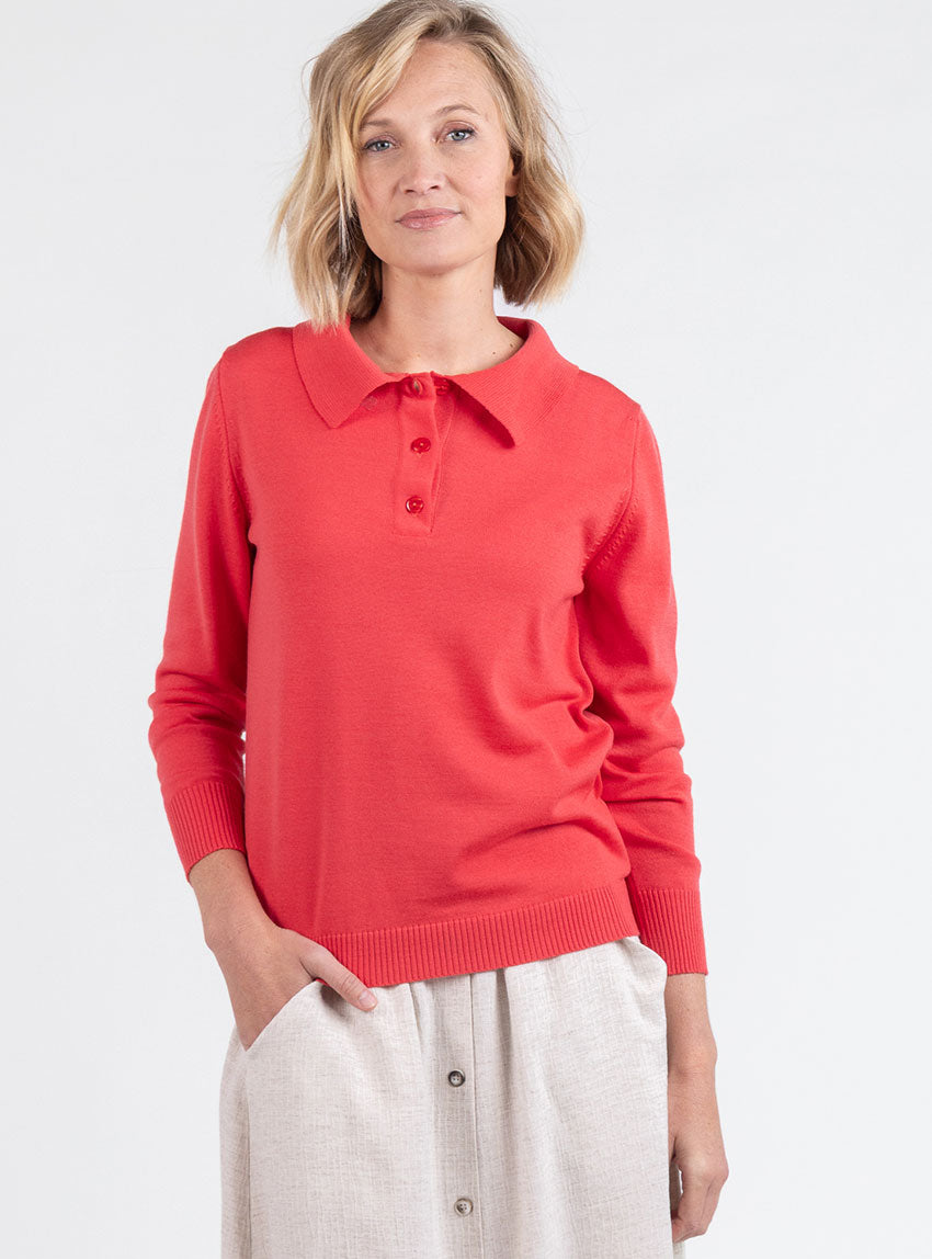 7836 RLX 8 polo manches longues femme laine merinos rouge Maison Solfin - Pull femme col polo en laine rouge lumineux – 50