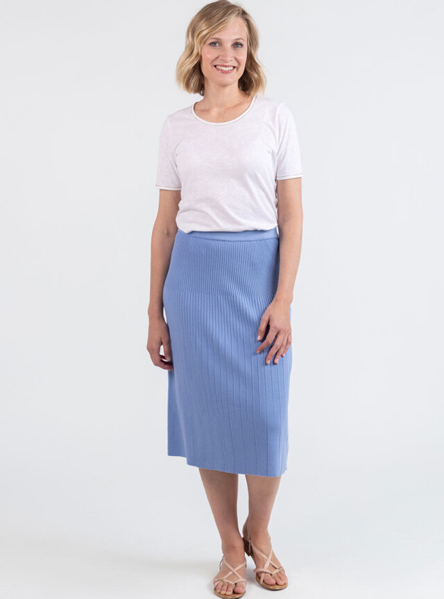 Maison Solfin - Jupe plissée femme fluide en viscose bleu aster – 4