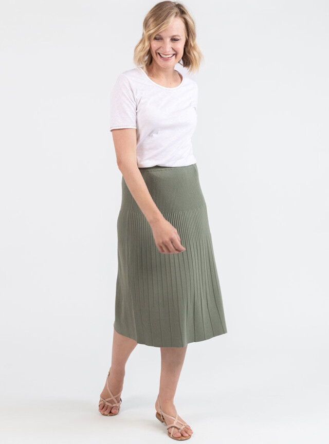 Maison Solfin - Jupe plissée femme fluide en viscose vert kaki – 4