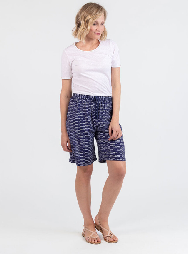 Maison Solfin - Bermuda femme fluide en viscose imprimée graphique bleu – 48