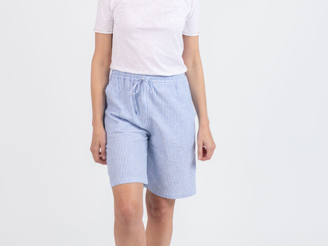7885 RBL 2 bermuda femme lin coton raye bleu Maison Solfin - Bermuda femme rayé bleu en lin et coton – 48