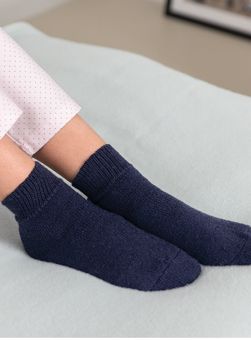 950 MAR 1 chaussons nuit laine bleu marine Maison-solfin - Chaussons de nuit femme en laine bleu marine – 45/46