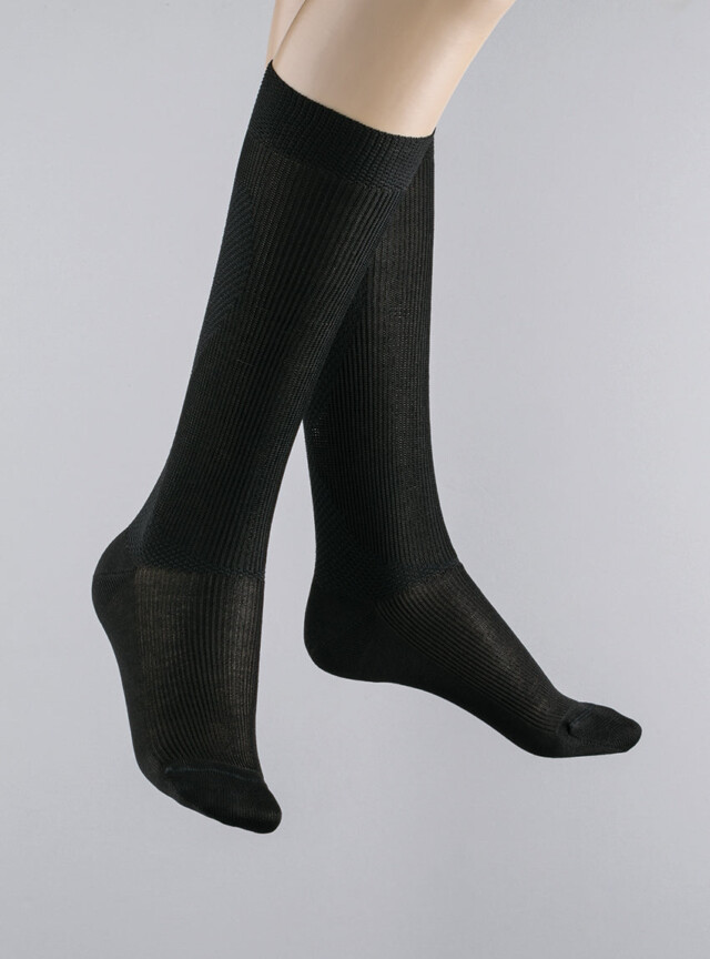 MAISON SOLFIN - Chaussettes hautes énergétiques en coton noir