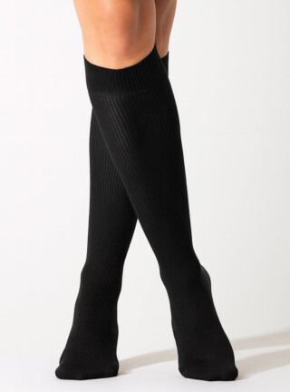 Chaussettes hautes énergétiques en coton noir par la marque MAISON SOLFIN MAISON SOLFIN - Chaussettes hautes énergétiques en coton noir