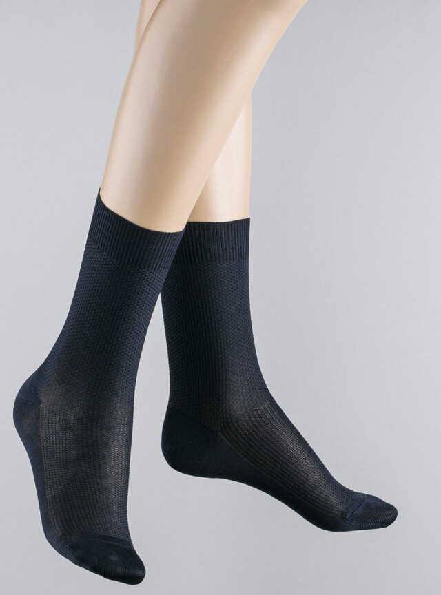 Mi-chaussettes énergétiques en coton bleu marine par la marque MAISON SOLFIN MAISON SOLFIN - Mi-chaussettes énergétiques en coton bleu marine