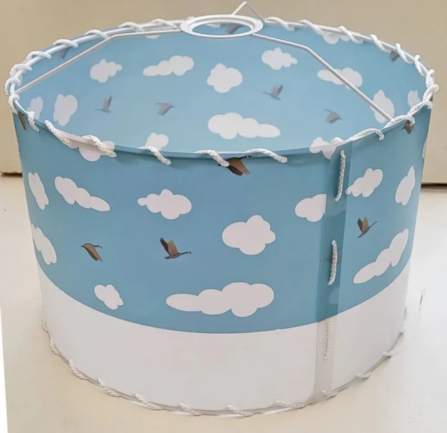 Atelier Baby’Sphère - Luminaire enfant Ciel nuage et oiseaux Personnalisable