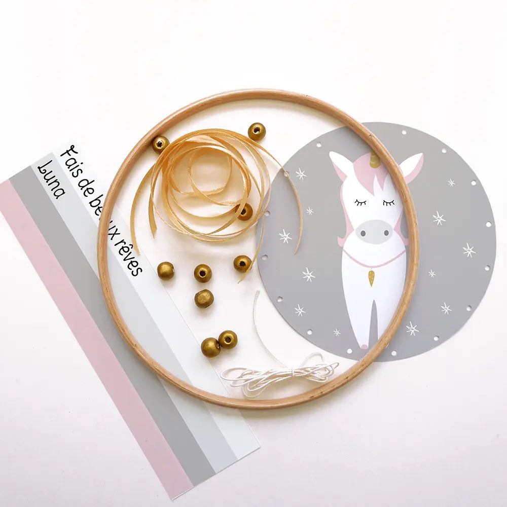 Attrape reve personnalise de la licorne etoilee AR 22 65 2 Atelier Baby’Sphère - Kit DIY capteur de rêves personnalisé