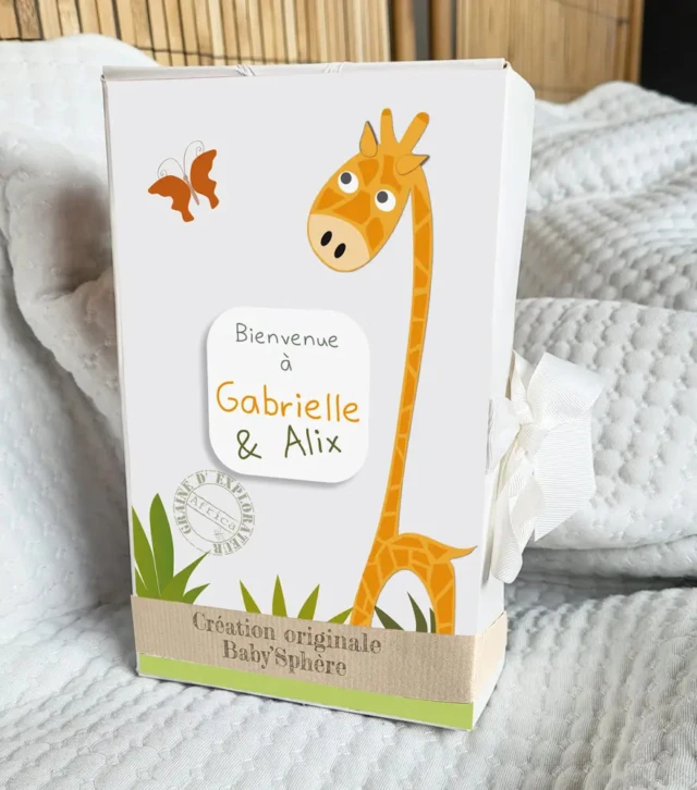 Coffret naissance jumeaux déco savane par la marque L’Atelier BABY’SPHERE L’Atelier BABY’SPHERE - Coffret naissance jumeaux déco savane