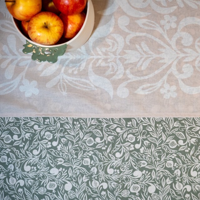 Maison Primavera - Chemin de table Grès rose - Origines