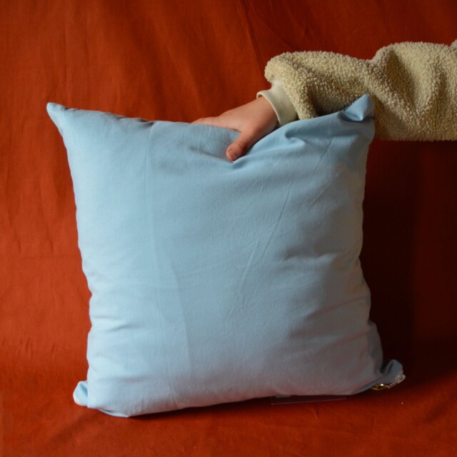 Maison Primavera - Coussin brodé en kelsch (bleu) - Origines