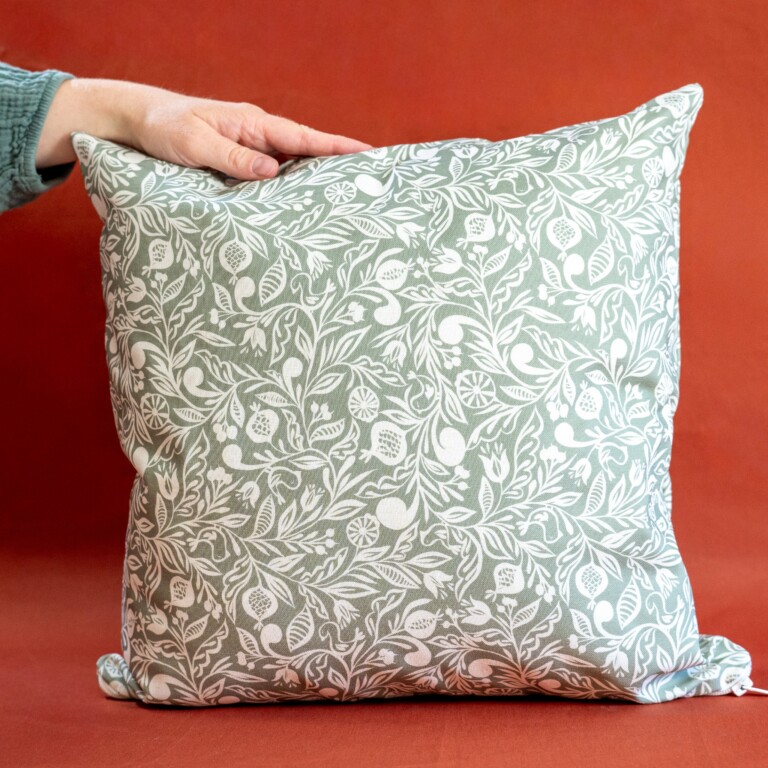 Maison Primavera - Coussin en coton et lin à motif Chant d'oiseaux - Origines