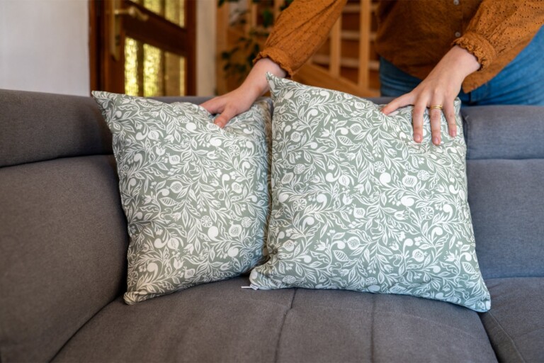 Maison Primavera - Coussin en coton et lin à motif Chant d'oiseaux - Origines