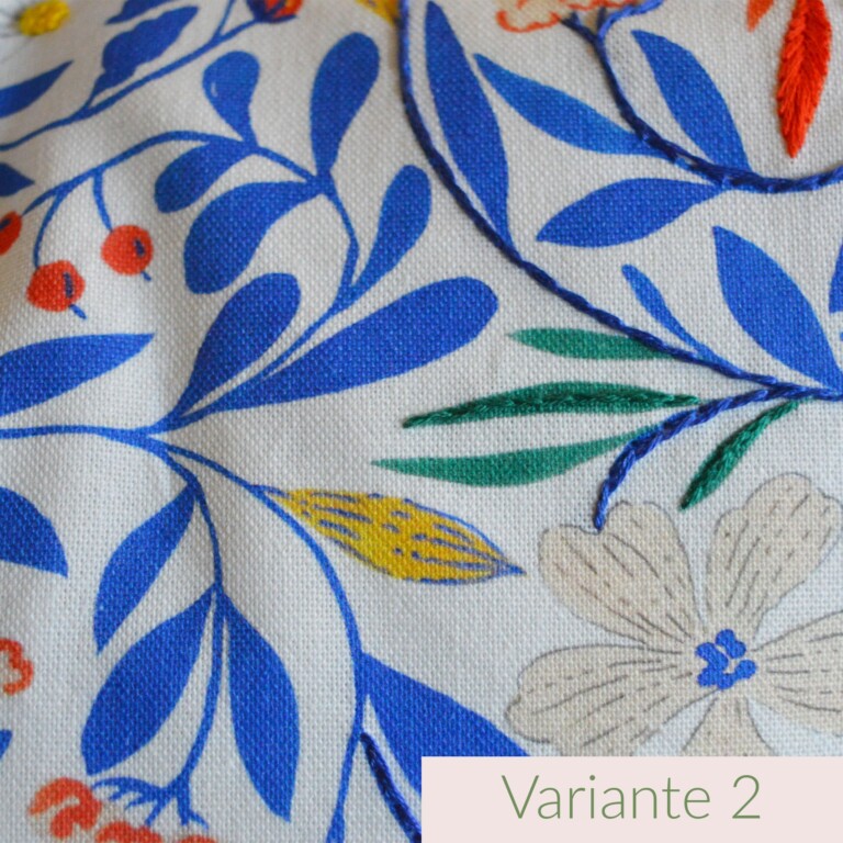 Maison Primavera - Coussin en coton et lin brodé main Primula - Jardin fleuri – Variante 2