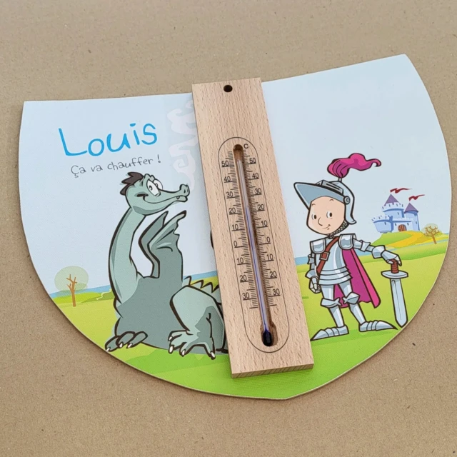 Cadre thermomètre personnalisé thème chevalier et dragon par la marque L’Atelier BABY’SPHERE L’Atelier BABY’SPHERE - Cadre thermomètre personnalisé thème chevalier et dragon
