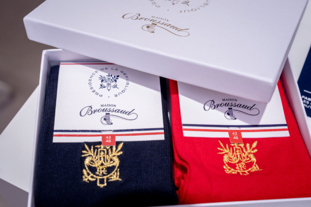 Maison Broussaud - Coffret duo broderie Elysée x Maison Broussaud - chaussettes homme - coton bleu et rouge – 43/46 / BLEU/ROUGE