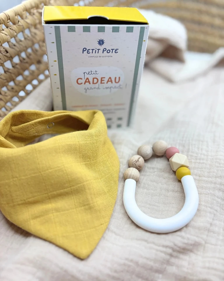 Pitigaia - Coffret Anneau de dentition + Bavoir