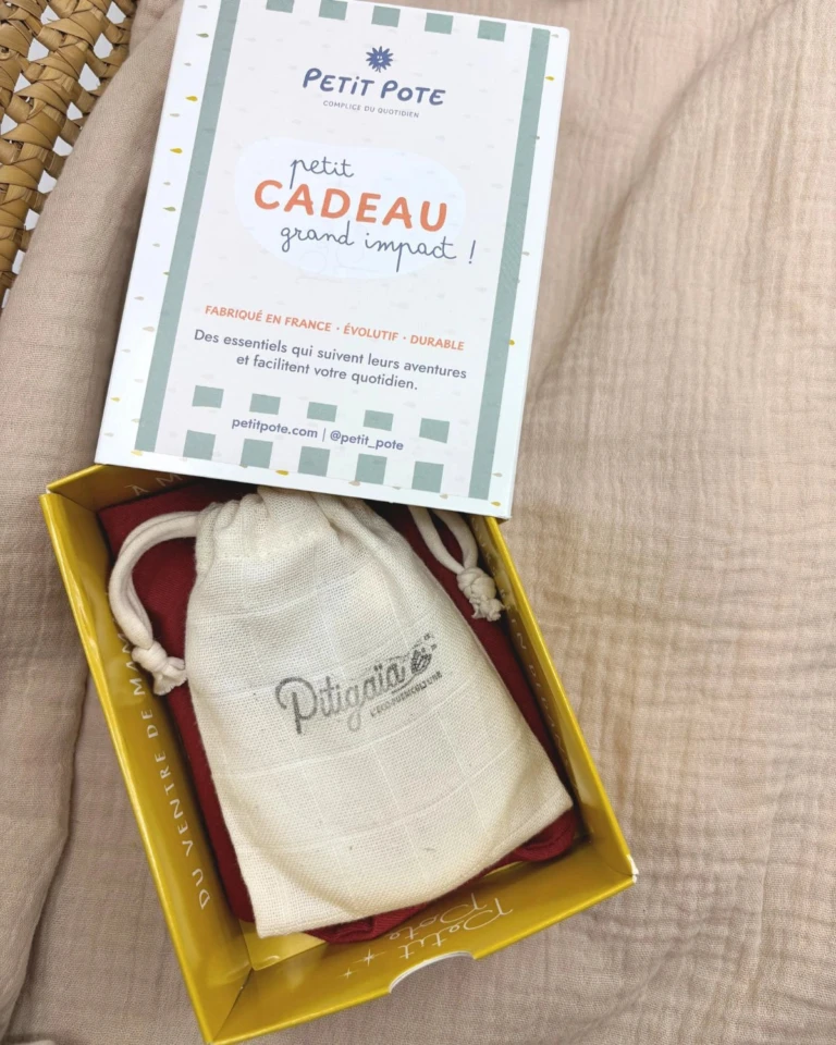 Pitigaia - Coffret Anneau de dentition + Bavoir – Taille unique / Tomette