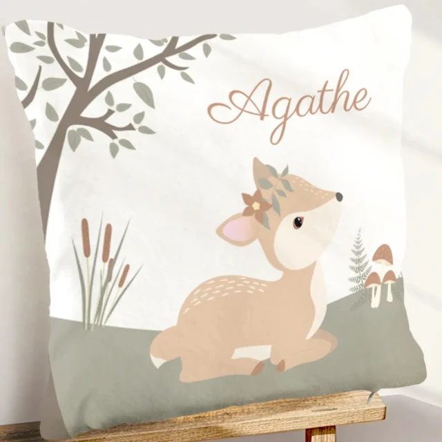 L’Atelier BABY’SPHERE - Coussin biche personnalisé – Douceur et poésie pour la chambre de bébé
