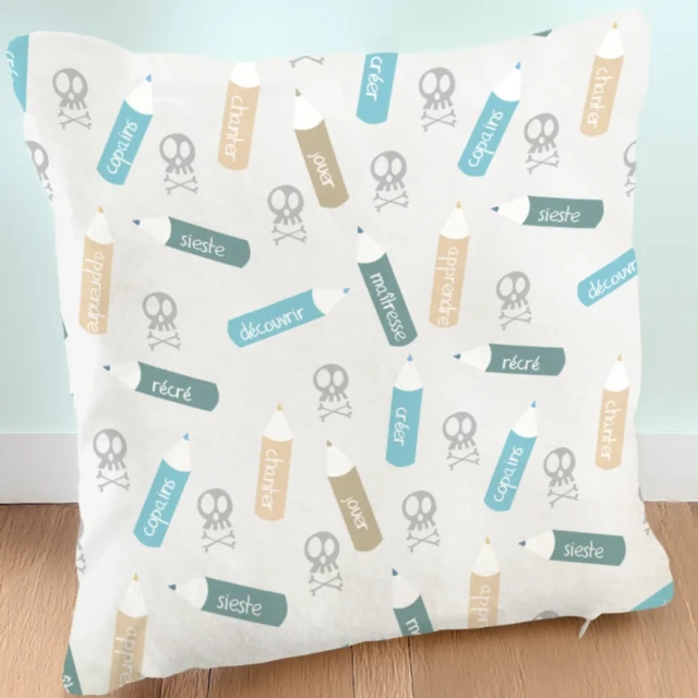 Atelier Baby’Sphère - Coussin prénom pirate partant à l'école