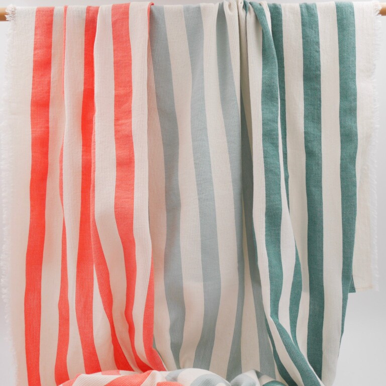 Aux Bains Français - Drap de Plage "Bonheur"