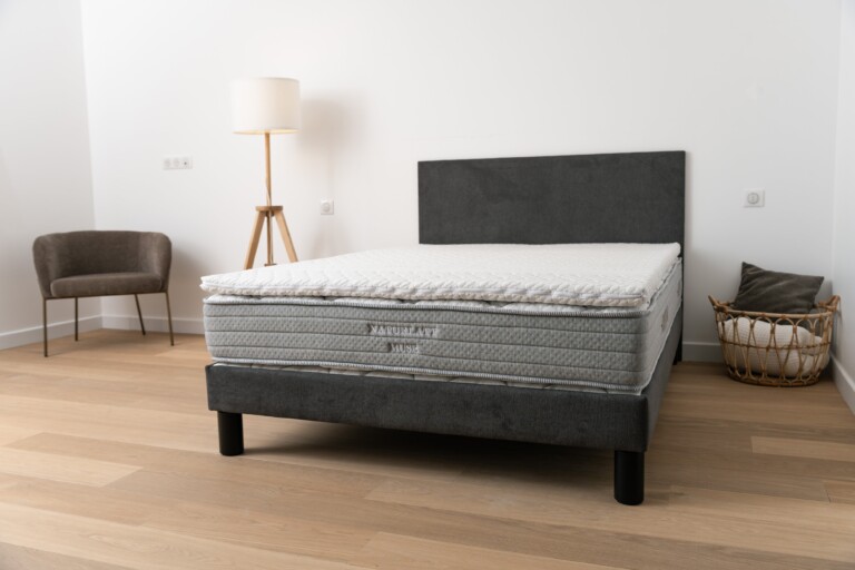 DSC 6270 Natur'latt - Sur-matelas 100% Latex micro-perforé – 180x200cm / Avec élastiques aux 4 coins (+10€)