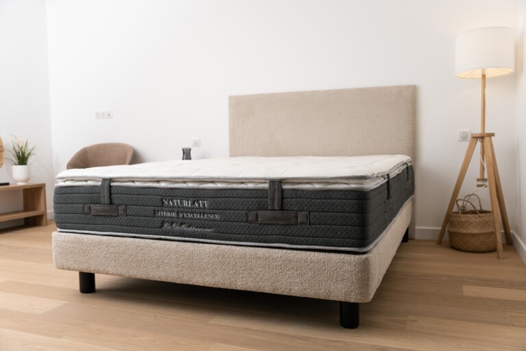 DSC 6646 Naturlatt - Matelas Ressorts Premium Hôtellerie – 200x200cm - King Size + / Latex micro-perforé