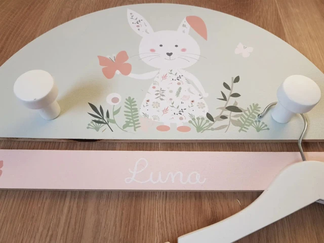 Atelier Baby’Sphère - Porte manteau lapin bohème personnalisé – Une déco tendre et pratique