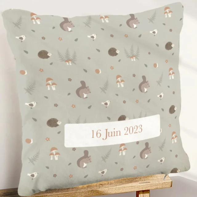 Atelier Baby’Sphère - Coussin biche personnalisé – Douceur et poésie pour la chambre de bébé