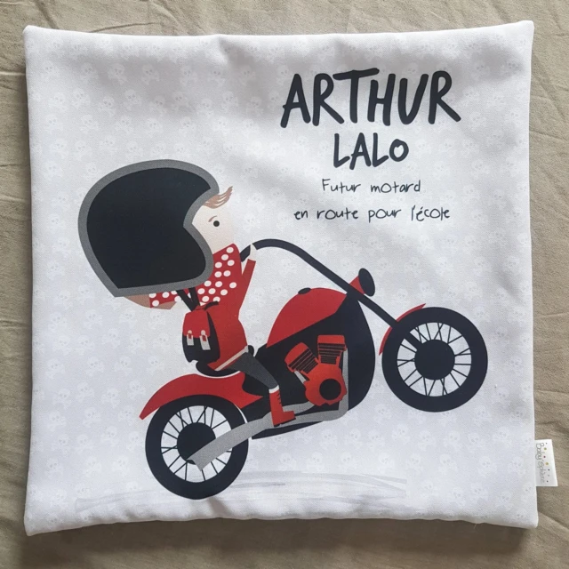 Atelier Baby’Sphère - Coussin du futur motard roulant vers l'école