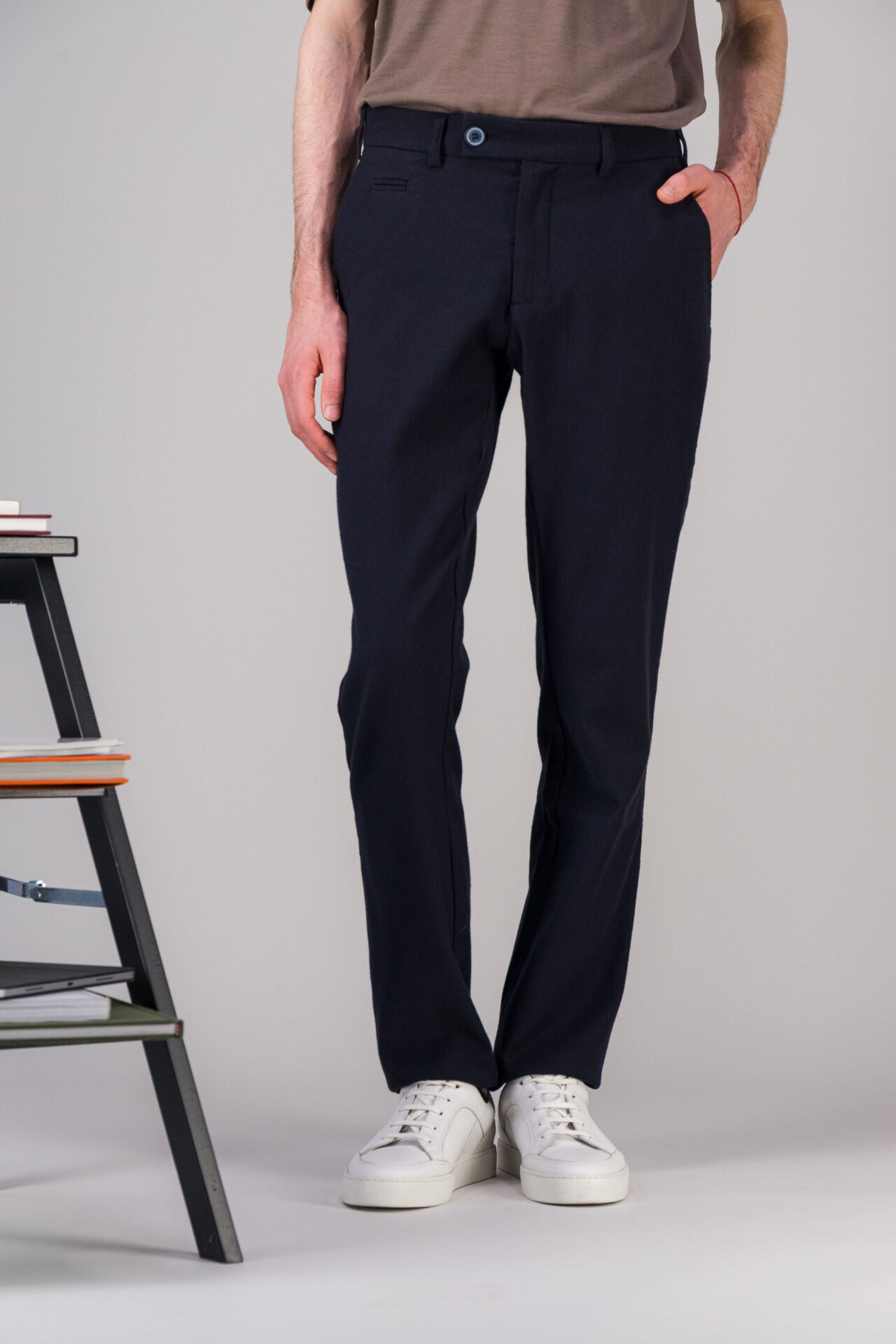 JAGM4000M4008 Low RAW 1 JAGVI. Rive Gauche - Pantalon city coton laine stretch noir
