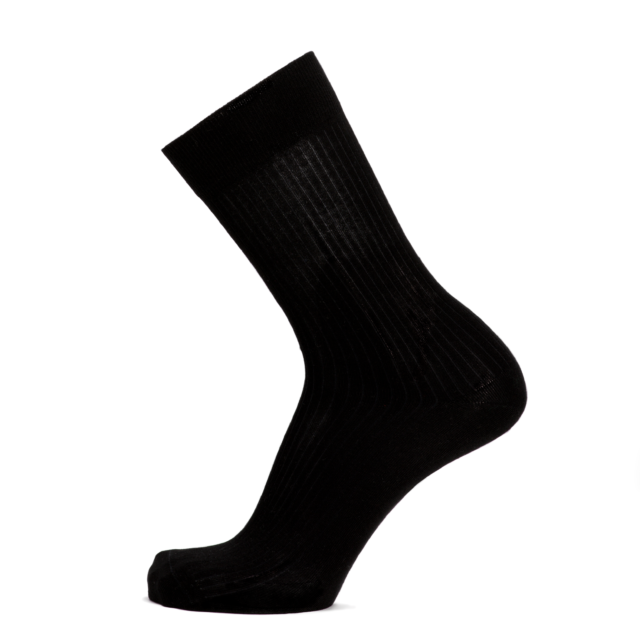 Les côtelées fines – chaussettes homme – coton noir par la marque Maison Broussaud Maison Broussaud - Les côtelées fines – chaussettes homme – coton noir