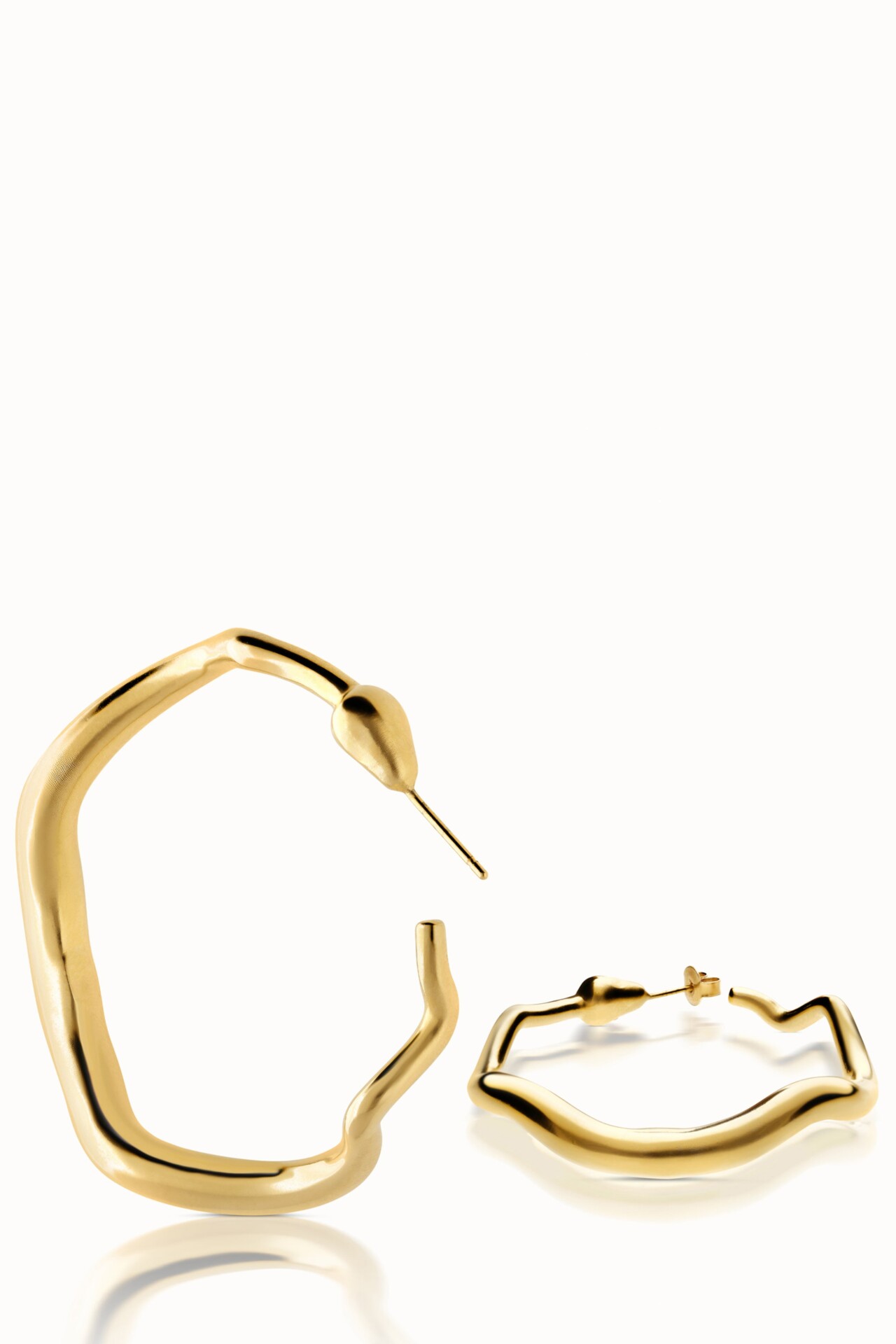MLLCRPY Snake large creole yellow gold 1 40272b43 079a 4b01 8c2d 46e67775359d Violaine Muras - Créoles Baiser du serpent