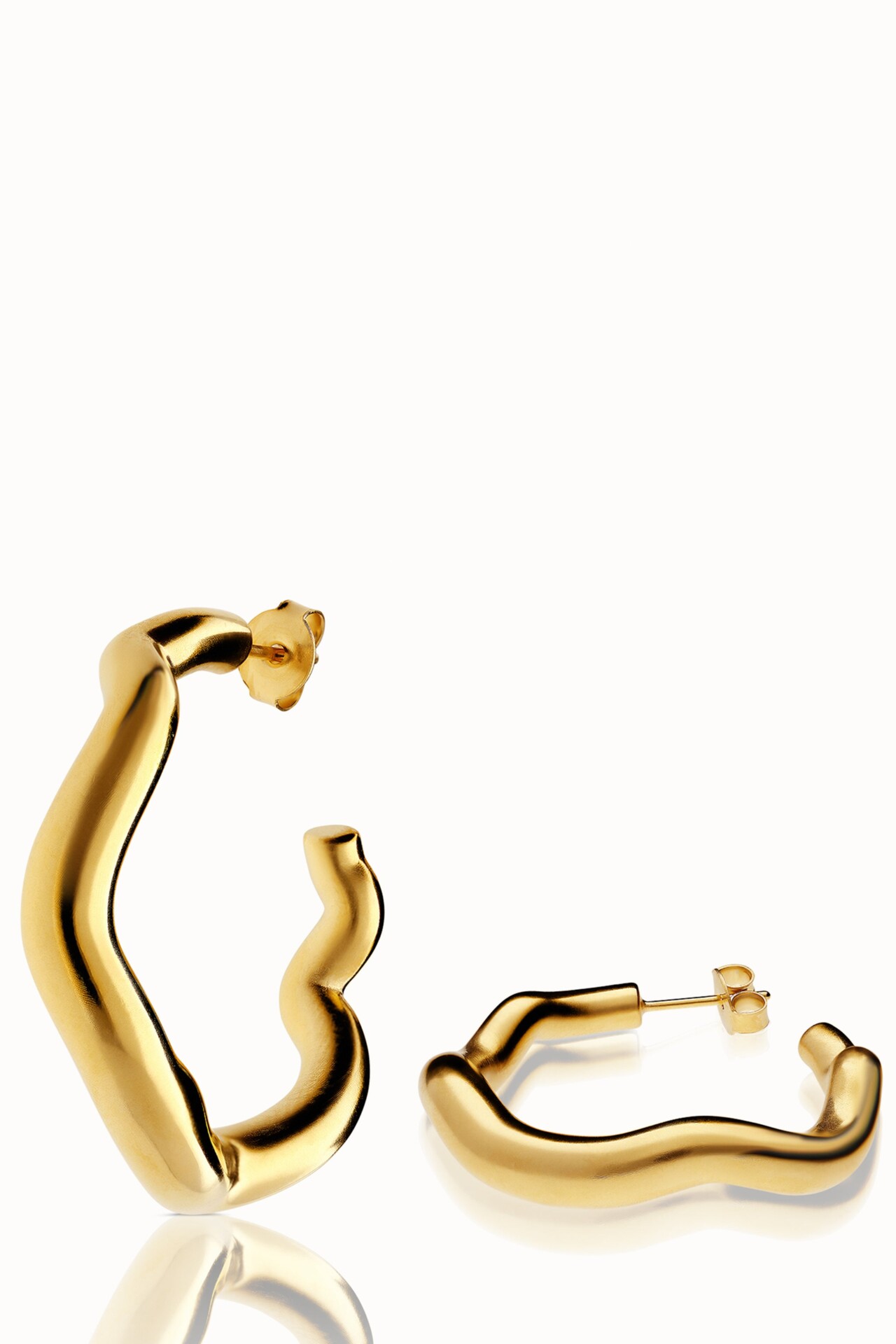 MLMDCR Snake medium creole yellow gold 1 8433308c 5f2c 43f8 a108 577ecf8befad Violaine Muras - Créoles moyennes Mélusine