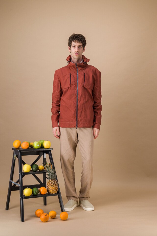 JAGVI. Rive Gauche - Veste imperméable "Alpinist" rouge cerise