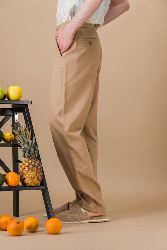 JAGVI. Rive Gauche - City pant coton BIO léger sable coupe confort