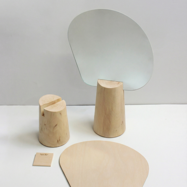 Reine Mère - Ping Pong - Miroir à poser en tilleul – Grand modèle