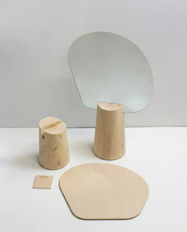 Reine Mère - Ping Pong - Miroir à poser en tilleul – Grand modèle