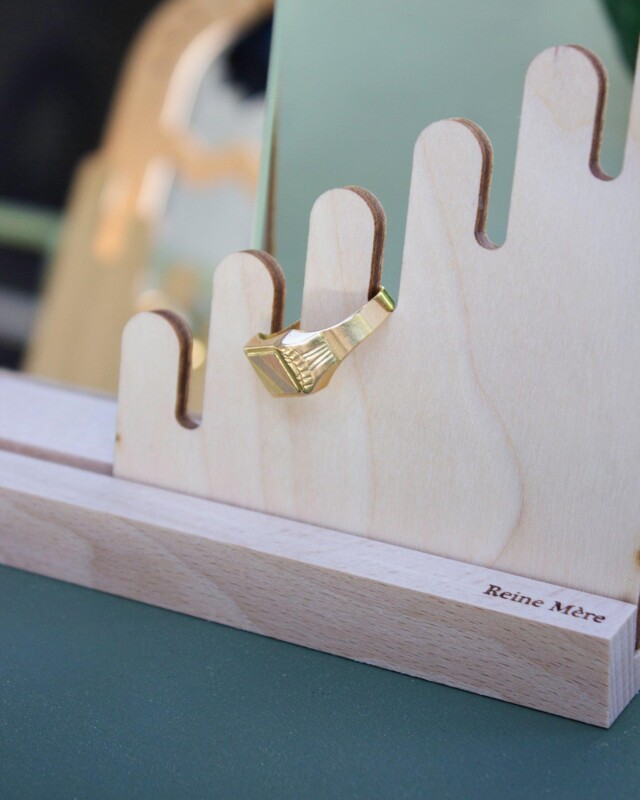 Reine Mère - Parenthèse - Porte bijoux en bois avec miroir – Bois bouleau