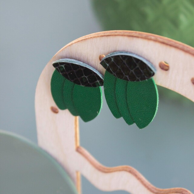 Reine Mère - Parenthèse - Porte bijoux en bois avec miroir – Bois bouleau