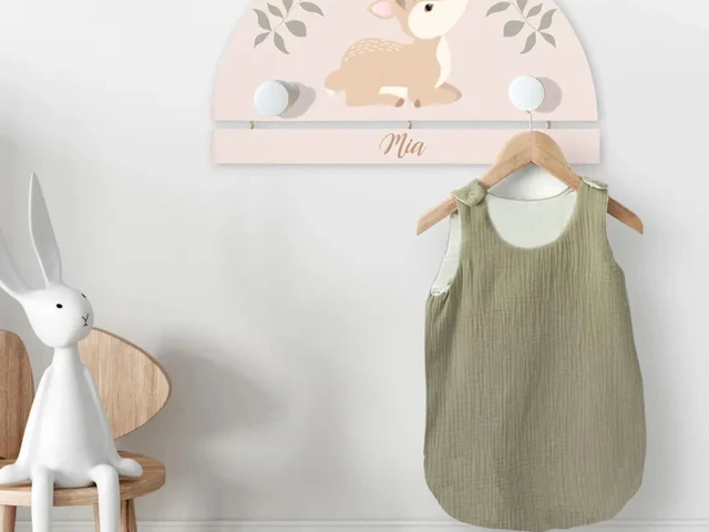Atelier Baby’Sphère - Portemanteau prénom sur le thème de la biche