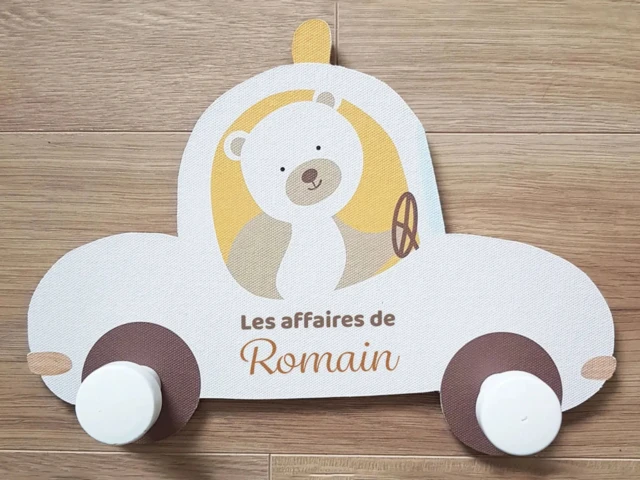 Atelier Baby’Sphère - Porte manteau bébé voiture personnalisé – Petit ourson au volant