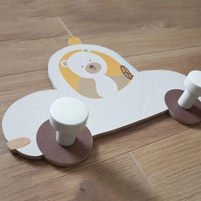 Atelier Baby’Sphère - Porte manteau bébé voiture personnalisé – Petit ourson au volant