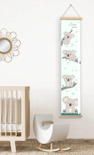 L’Atelier BABY’SPHERE - Toise bébé personnalisée thème koalas