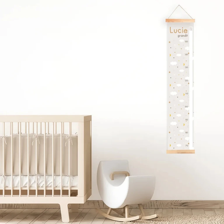 Atelier Baby’Sphère - Toise bébé personnalisée nuages et étoiles