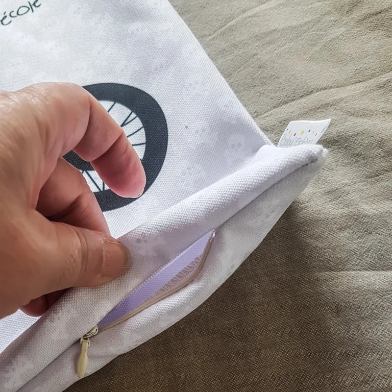 Atelier Baby’Sphère - Coussin du futur motard roulant vers l'école