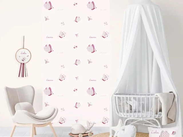 Atelier Baby’Sphère - Lé de papier peint personnalisé papillons et autres petites ailes